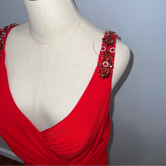 Mac Duggal Red V-Neck V-Back Embellished Shoulders Gloor Length Gown - Reemoly - Picture 7 of 17